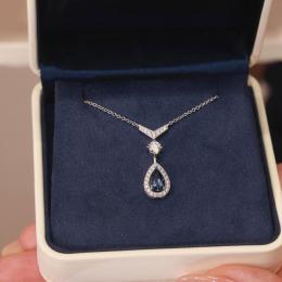 1 Karat London Blue Topaz Pırlantalı Kolye