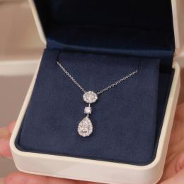 0.90 Karat Damla Kesim Özel Tasarım Pırlanta Kolye