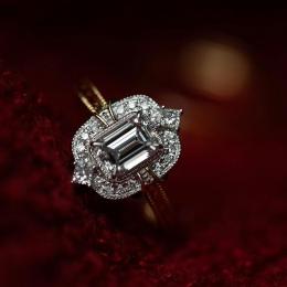 1.30 Karat Emerald Kesim Vintage Pırlanta Tektaş Yüzük