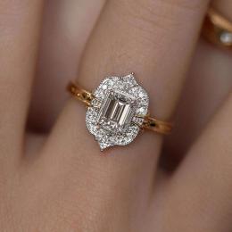 1.30 Karat Emerald Kesim Vintage Pırlanta Tektaş Yüzük