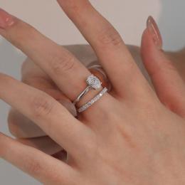0.70 Karat Oval Kesim Pırlanta Tektaş Yüzük