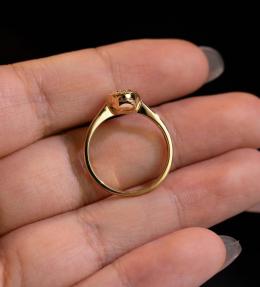 0.60 Karat Oval Kesim Bezel Tasarım Pırlanta Tektaş Yüzük