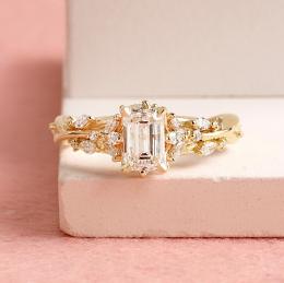 1.40 Karat Emerald Kesim Vintage Tasarım Pırlanta Tektaş Yüzük