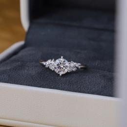 0.90 Karat Tasarım Pırlanta Tektaş Yüzük