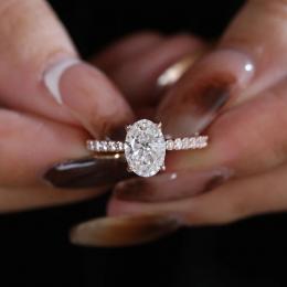 1.20 Karat Oval Kesim Pırlanta Tektaş Yüzük
