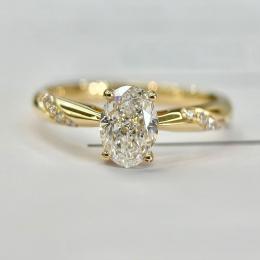 0.80 Karat Oval Kesim Pırlanta Tektaş Yüzük