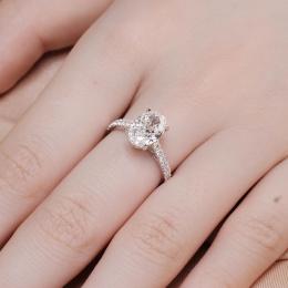 1.80 Karat Oval Kesim Hiden Halo Tasarım Pırlanta Tektaş Yüzük