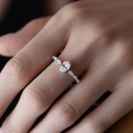 0.70 Karat Oval Kesim Pırlanta Tektaş Yüzük 