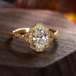 0.90 Karat Oval Kesim Pırlanta Modern Tektaş Yüzük