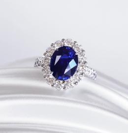 2.10 Karat Özel Tasarım Pırlantalı Safir Yüzük