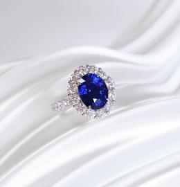 2.10 Karat Özel Tasarım Pırlantalı Safir Yüzük