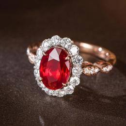 2 Karat Oval Kesim Yakut Tektaş Yüzük