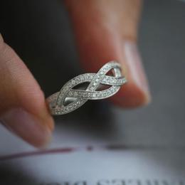 1 Karat Özel Tasarım Pırlanta Yarımtur Yüzük