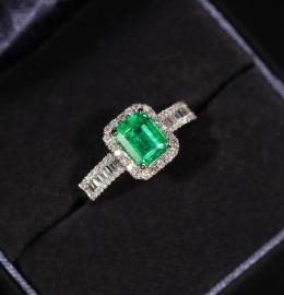 1.50 Karat Zümrüt Pırlantalı Yüzük